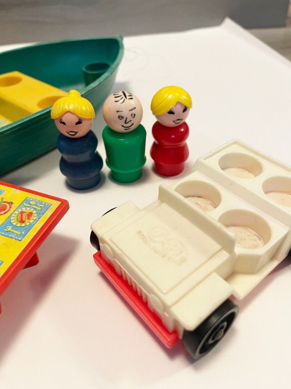 Vintage 1972 Fisher Price Little People Camper Boat Family Accessories Lot - Picture 4 of 16